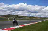 cadwell-no-limits-trackday;cadwell-park;cadwell-park-photographs;cadwell-trackday-photographs;enduro-digital-images;event-digital-images;eventdigitalimages;navarra;no-limits-trackdays;peter-wileman-photography;racing-digital-images;trackday-digital-images;trackday-photos